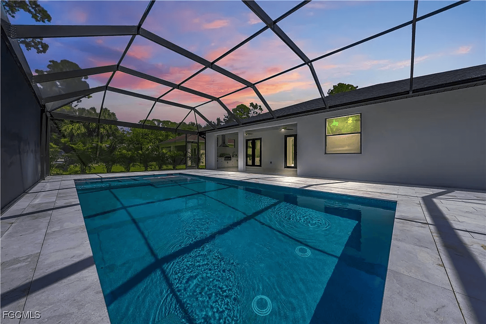 Naples House: 2719 2nd St NW