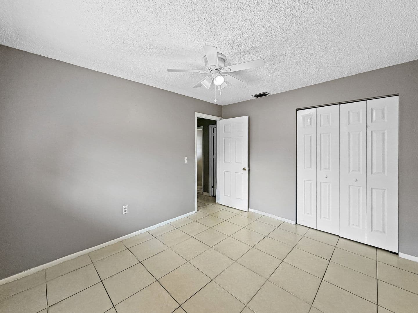 Largo Apartment: 3122 Green Acres Ave