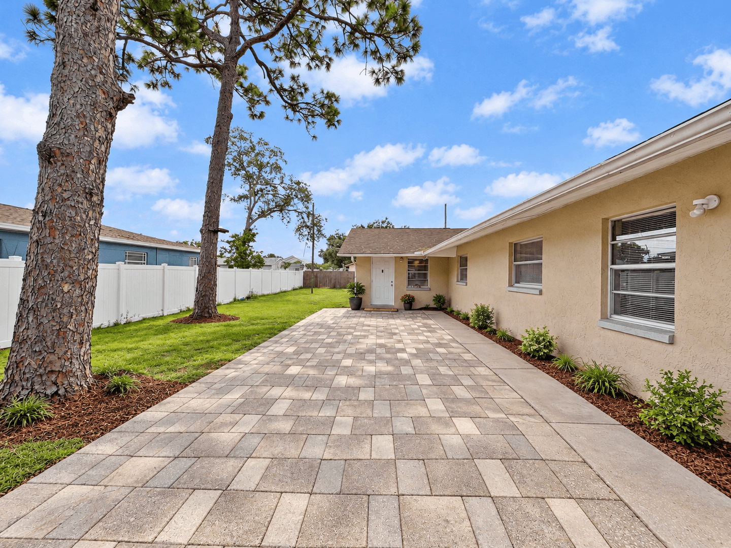 Largo Apartment: 3122 Green Acres Ave