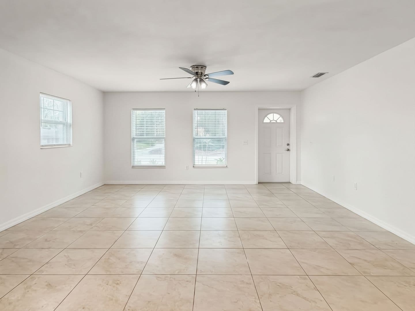 Saint Petersburg House: 1819 48th St S