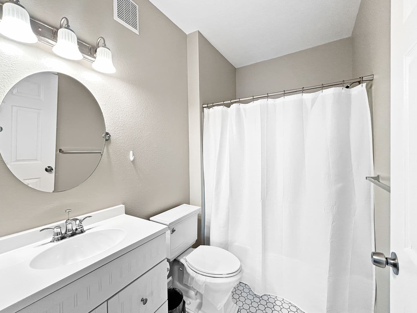 Seminole Condo: 10764 70th Ave #3306