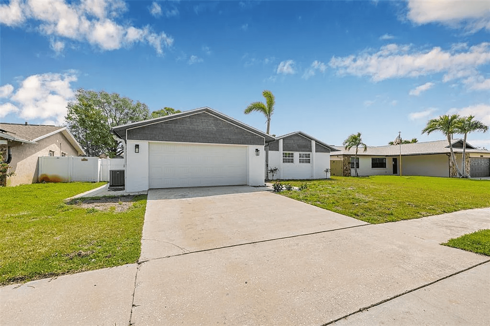 Largo House: 12641 98th St