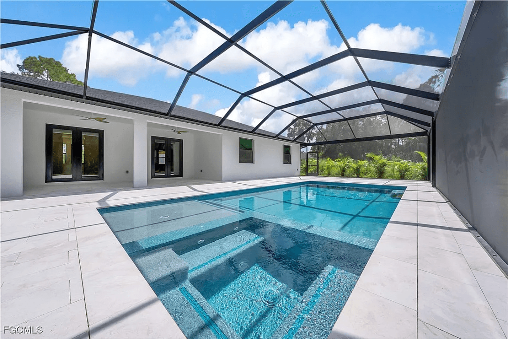 Naples House: 2719 2nd St NW