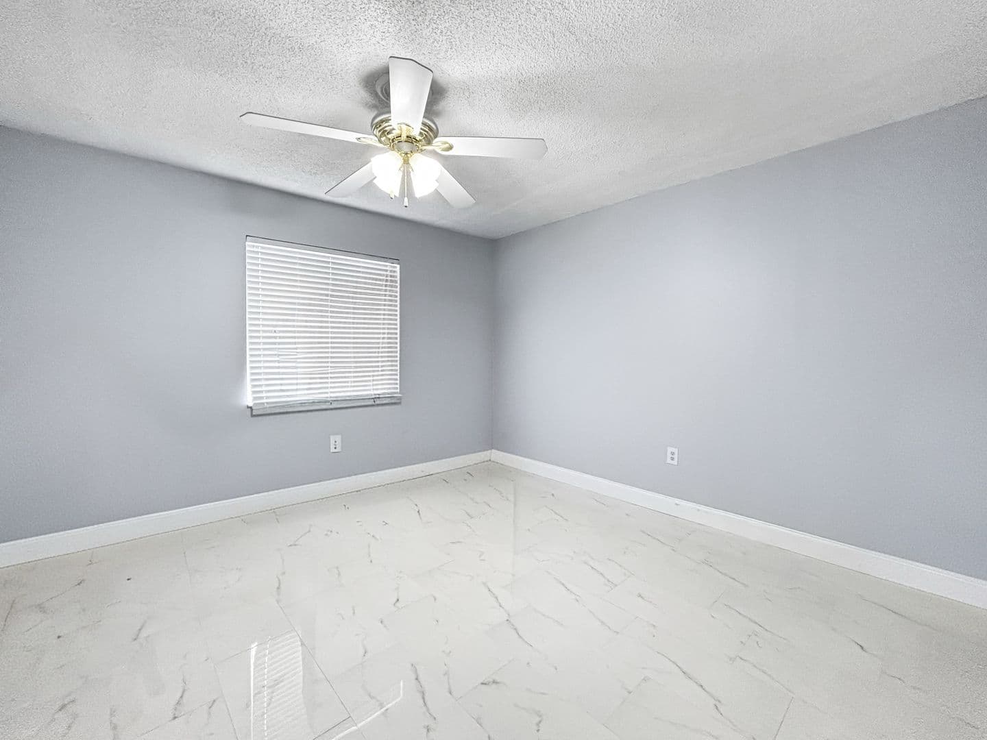 Palm Harbor House: 2140 Corbin Pl APT F