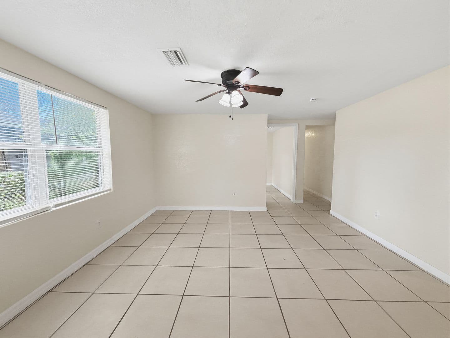 Tampa House: 8620 N Mulberry St