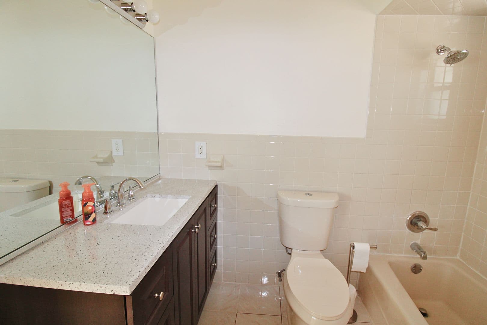 Tampa House: 3403 W St Louis St