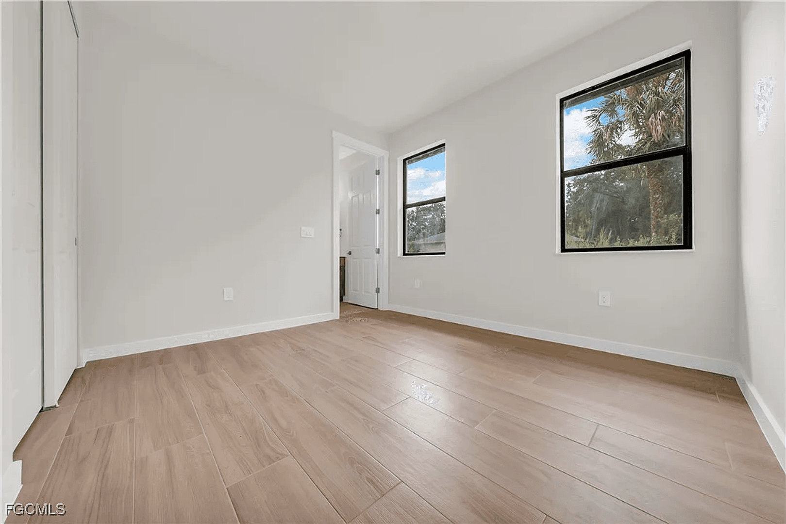 Naples House: 2719 2nd St NW