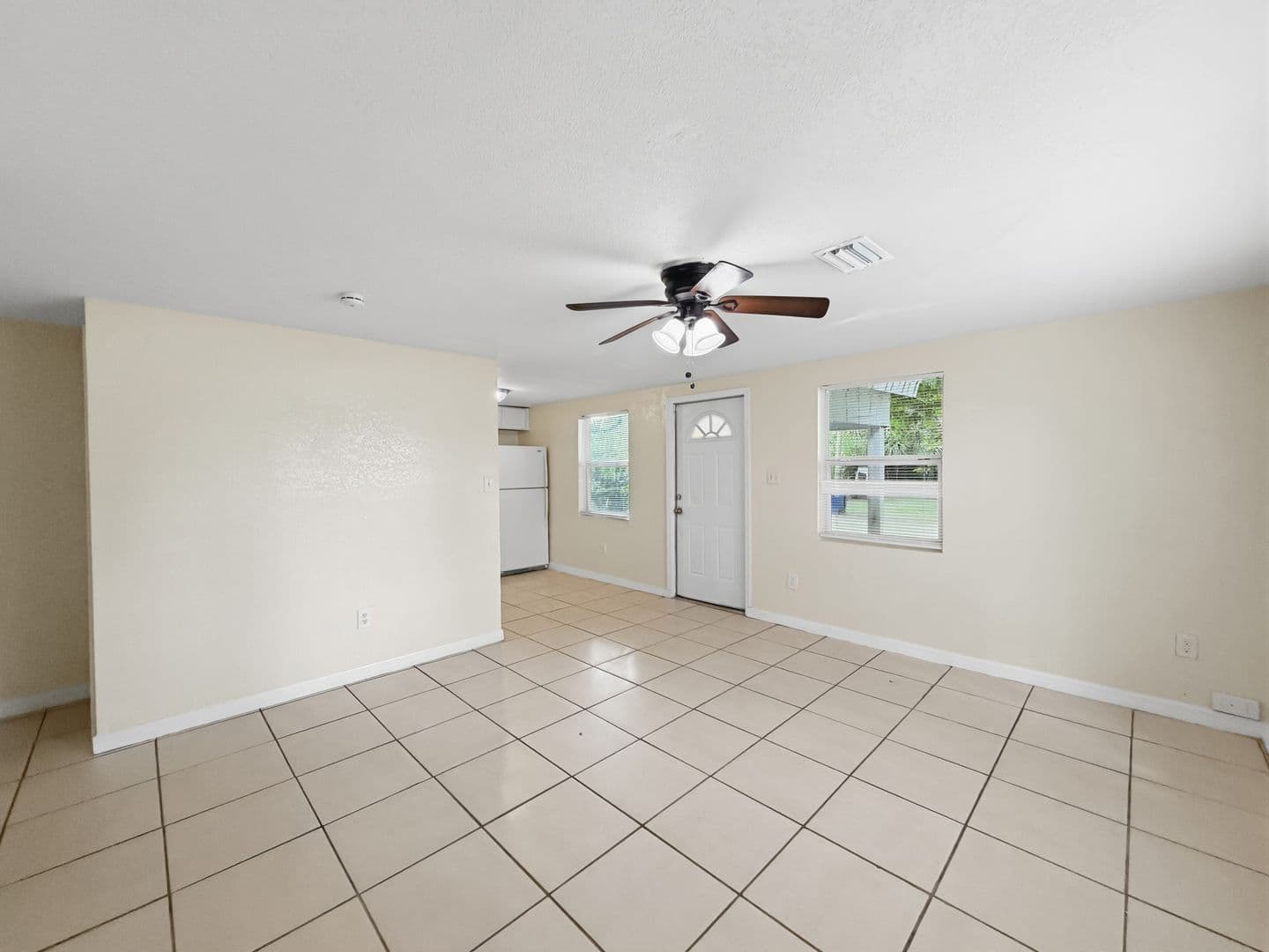 Tampa House: 8620 N Mulberry St