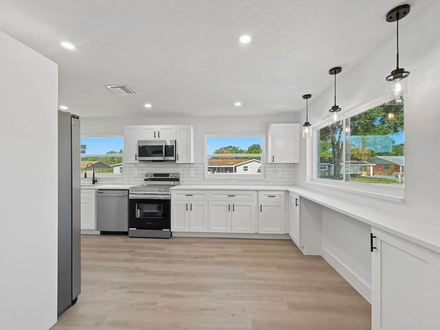 Tampa House: 4605 John Bell Jr Dr