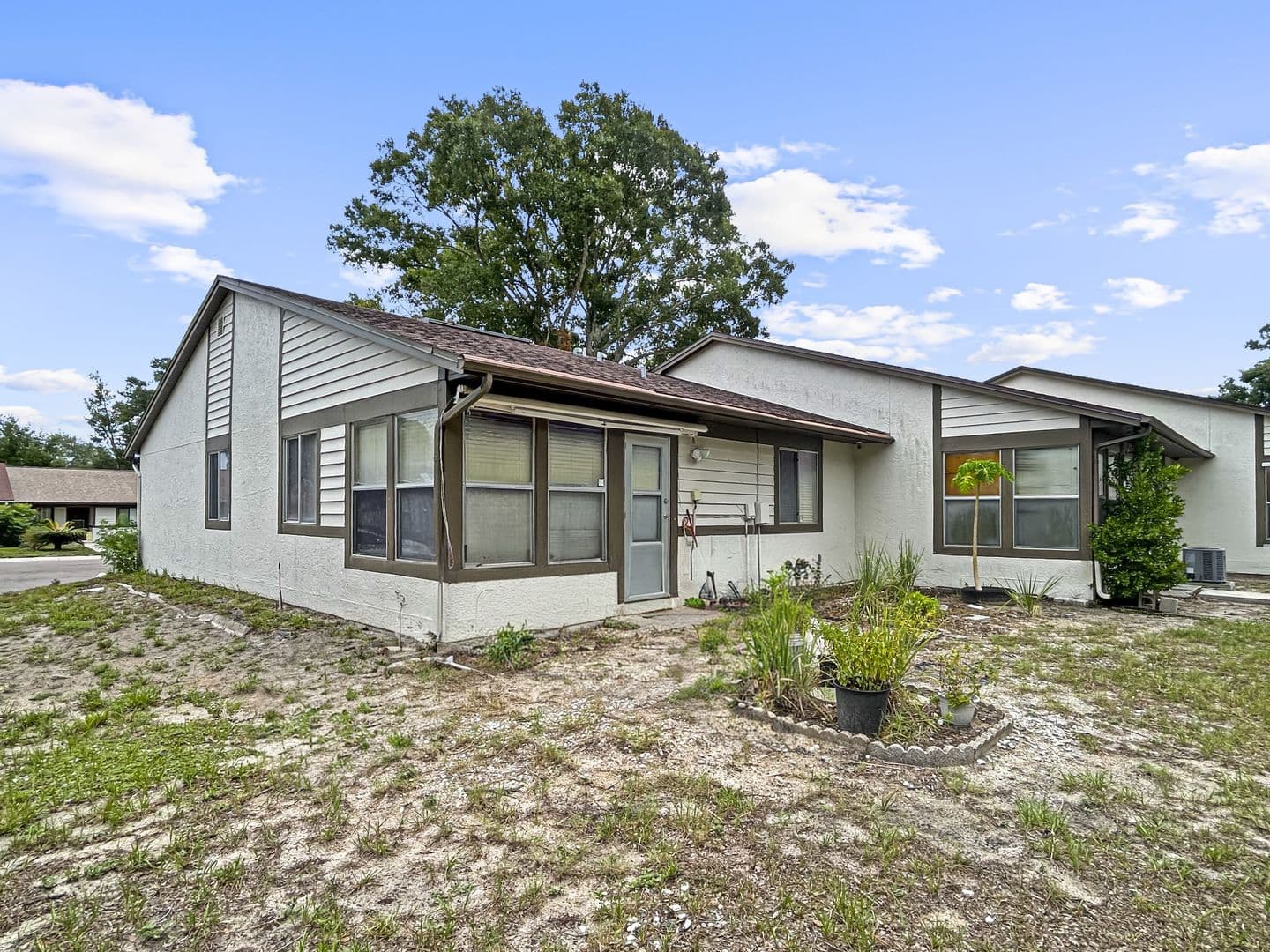 Palm Harbor House: 2140 Corbin Pl APT F