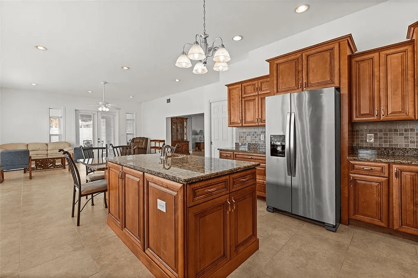 Treasure Island House: 710 116th Ave