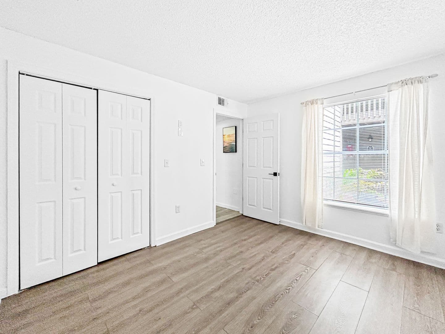 Clearwater Condo: 2500 Winding Creek Blvd APT G106