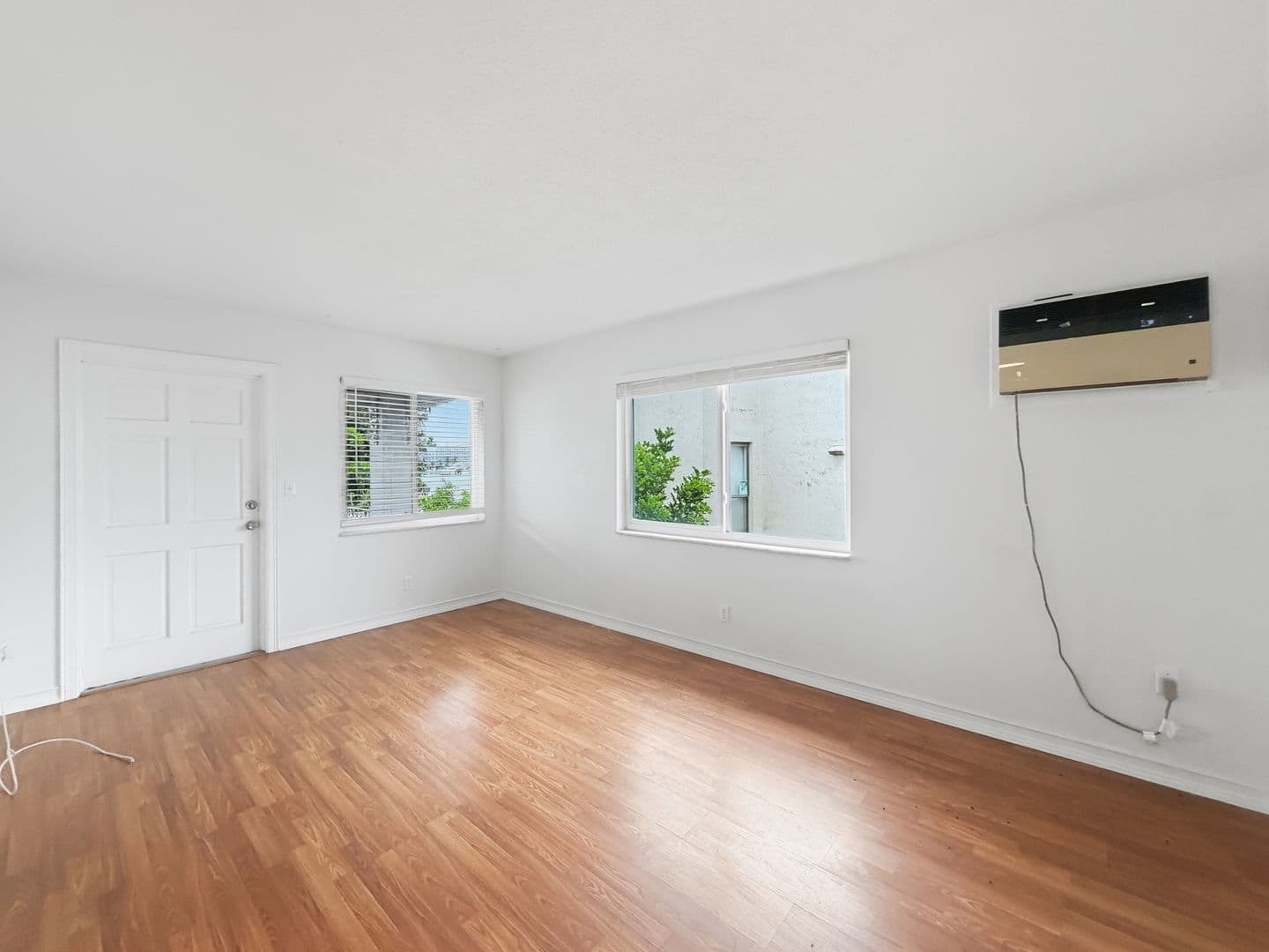 Treasure Island Apartment: 295 110th Ave
