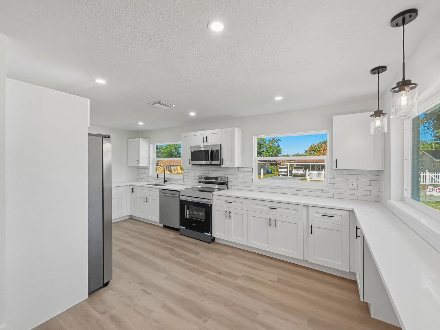 Tampa House: 4605 John Bell Jr Dr