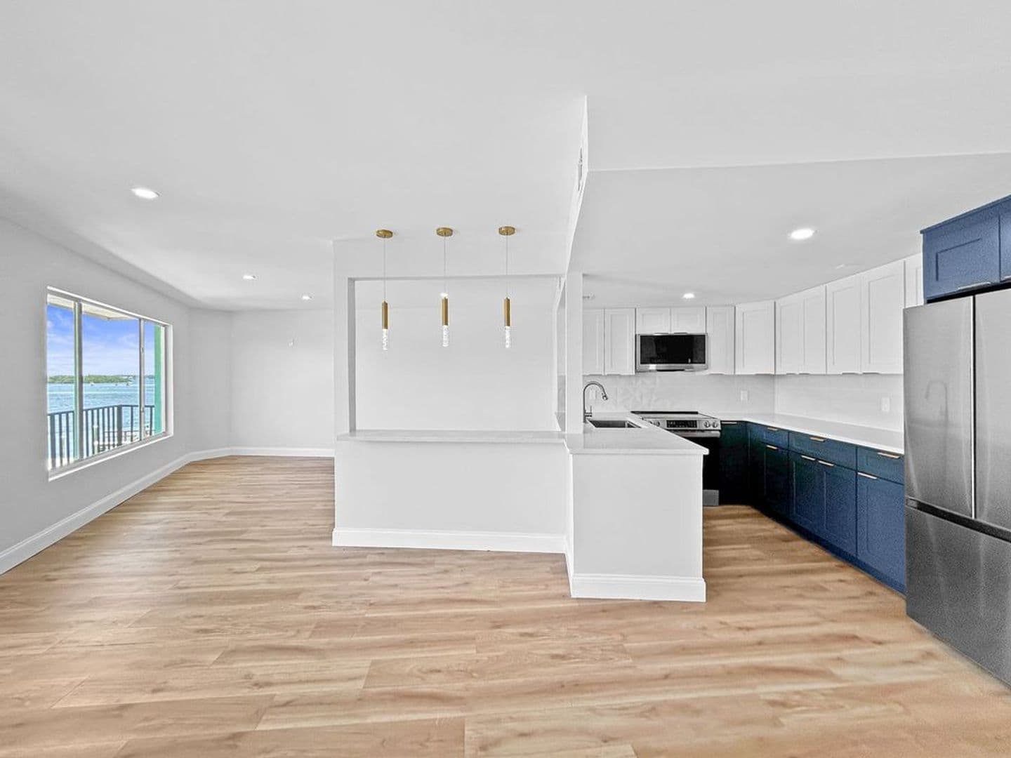Madeira Beach Apartment: 503 129th Ave E