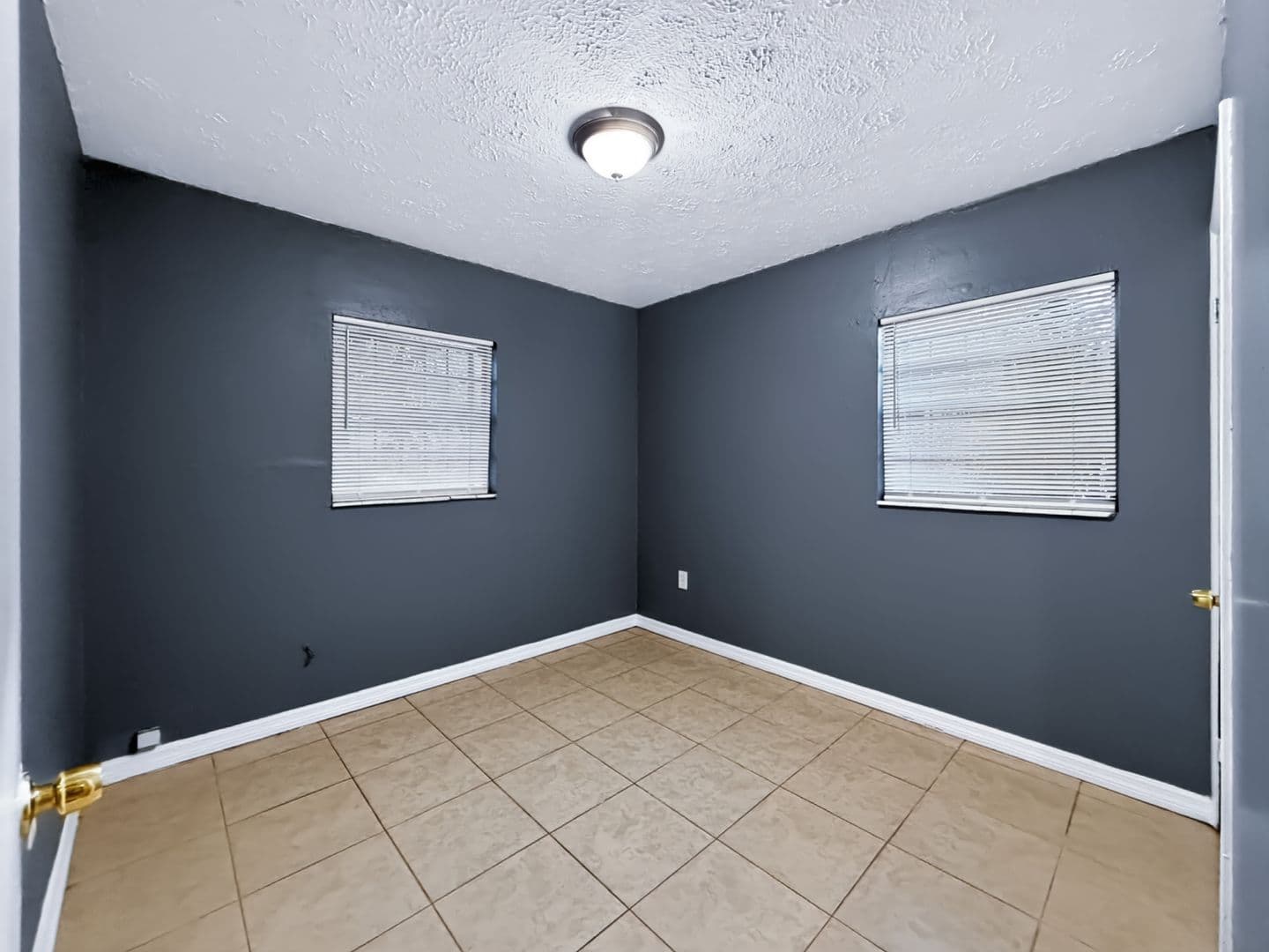 Tampa House: 3700 E Idlewild Ave