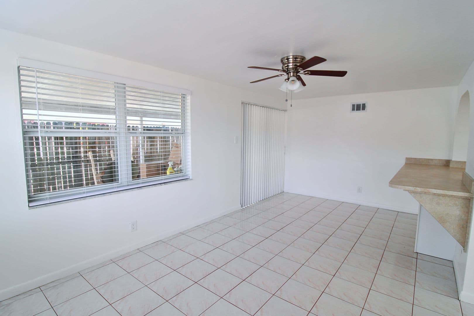 Tampa House: 3403 W St Louis St