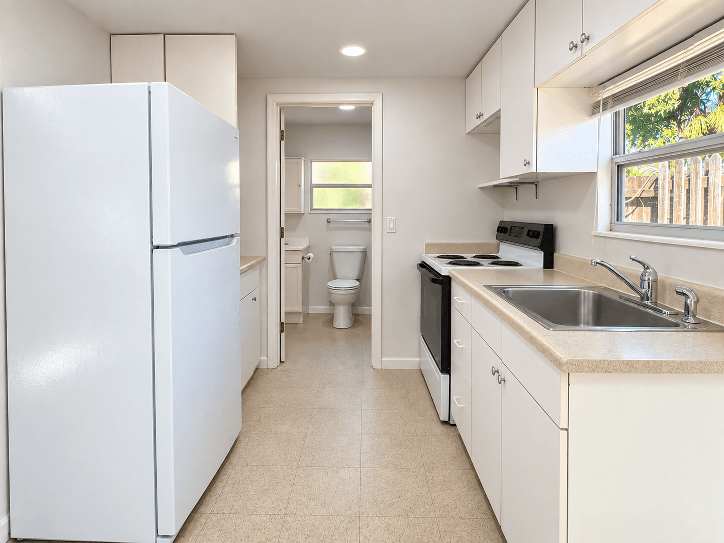Jensen Beach Apartment: 4455 NE Palmetto Drive