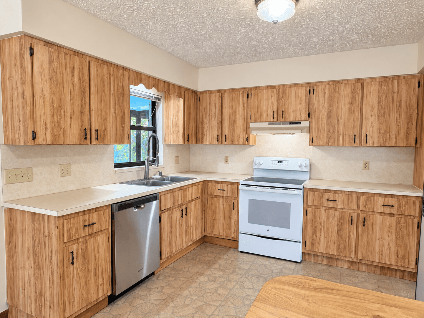 Ft Pierce House: 6012 Sunset Blvd