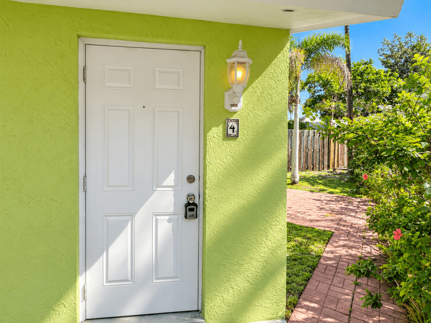 Jensen Beach Apartment: 4455 NE Palmetto Drive