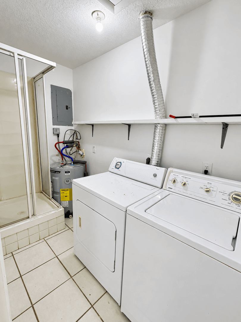 Palm City House: 1135 SW Spruce St