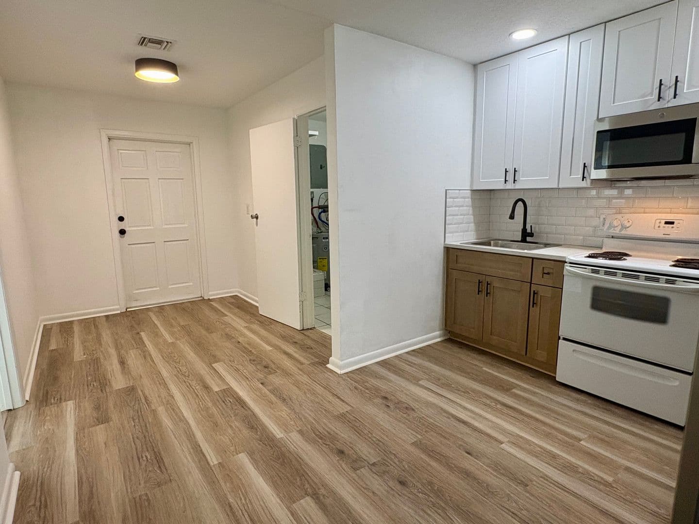 Palm City House: 1135 SW Spruce St