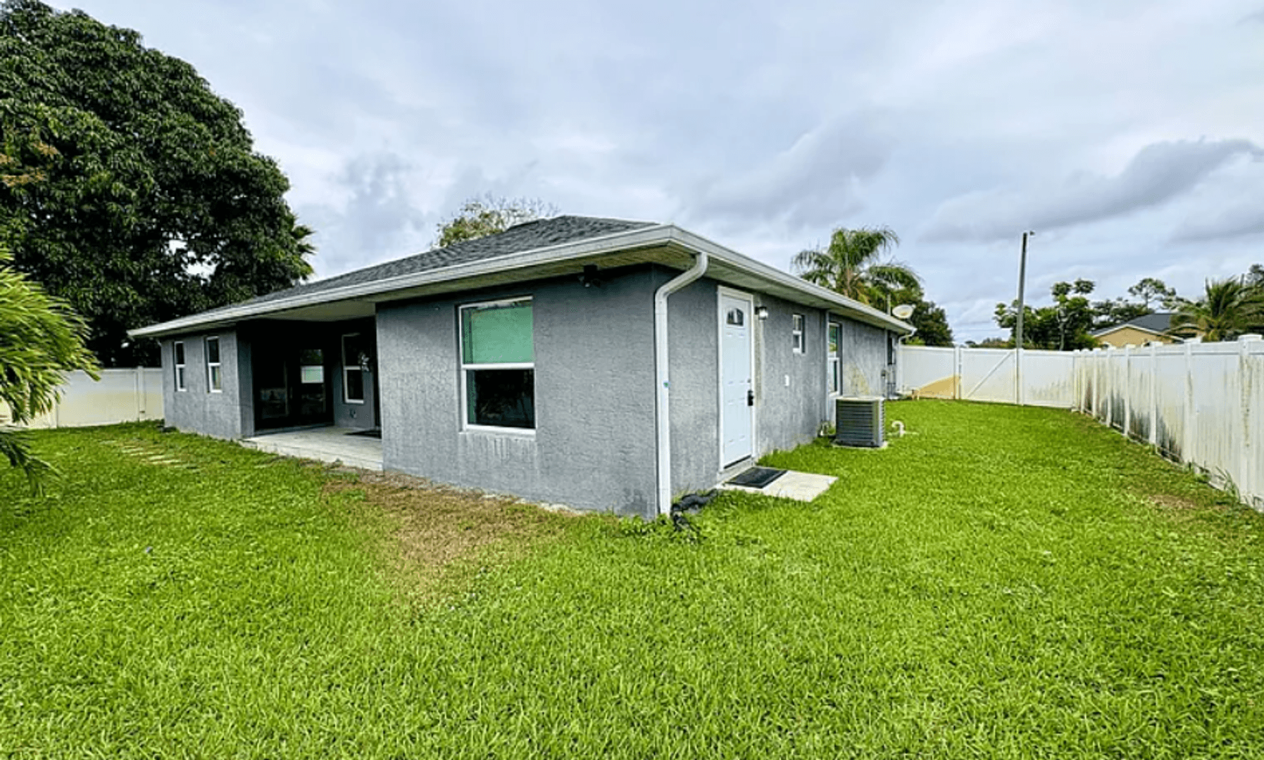 Port St Lucie Apartment: 2450 SW Cameo Blvd