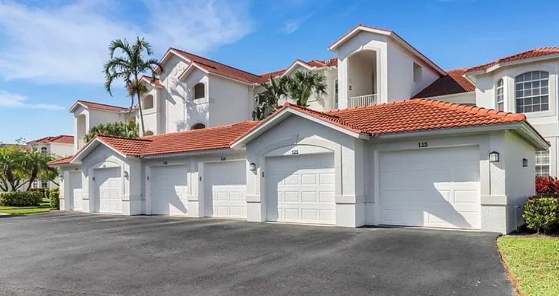 Naples Condo: 4650 Yacht Harbor Drive