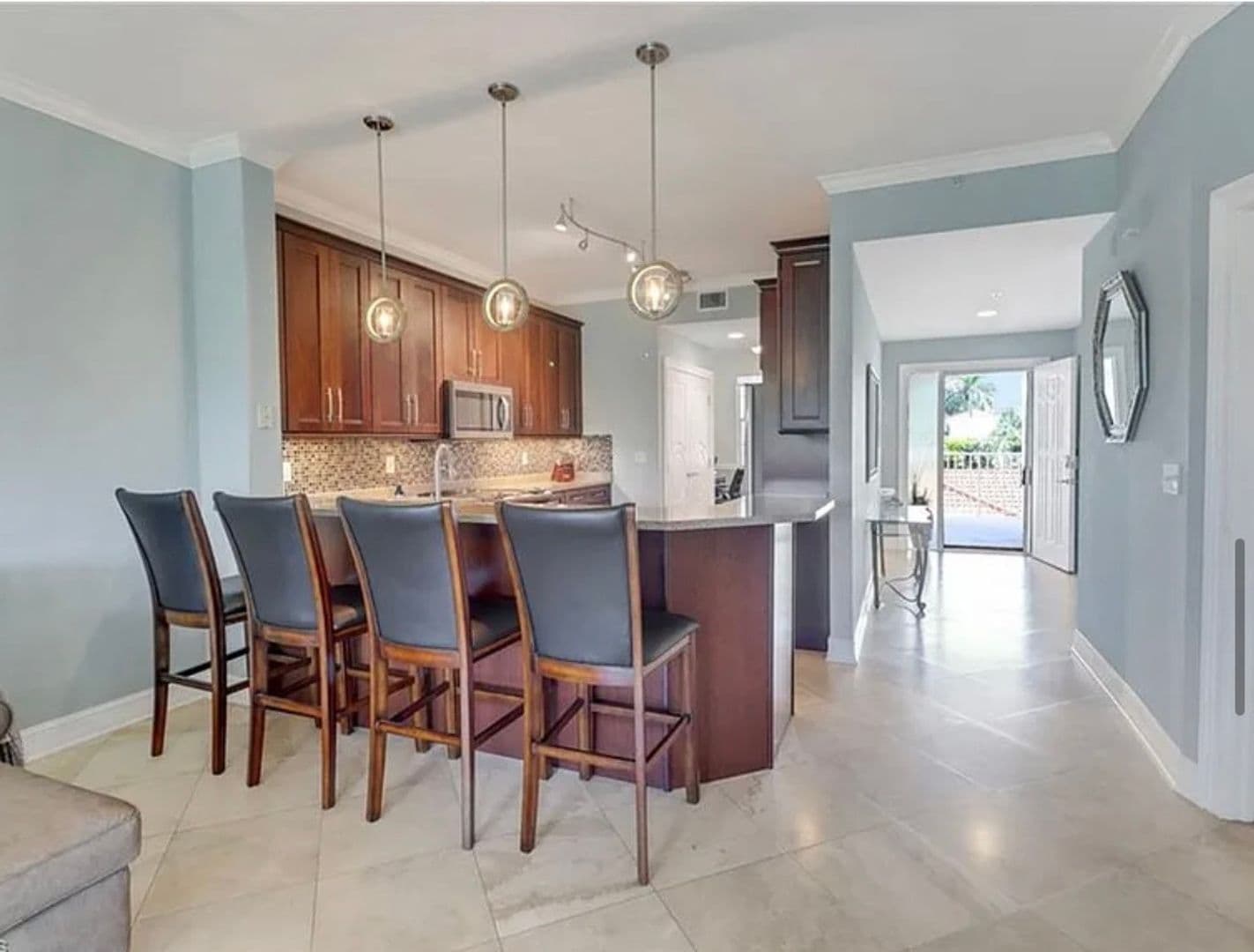 Naples Condo: 4650 Yacht Harbor Drive