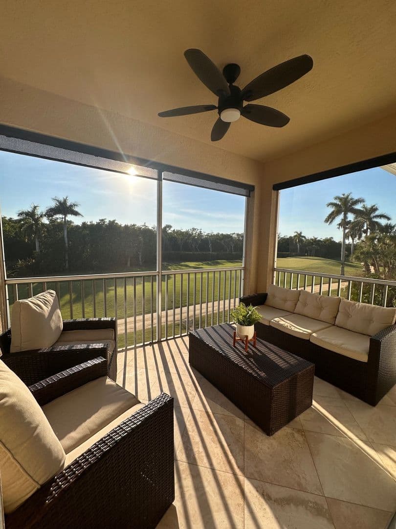 Naples Condo: 4650 Yacht Harbor Drive