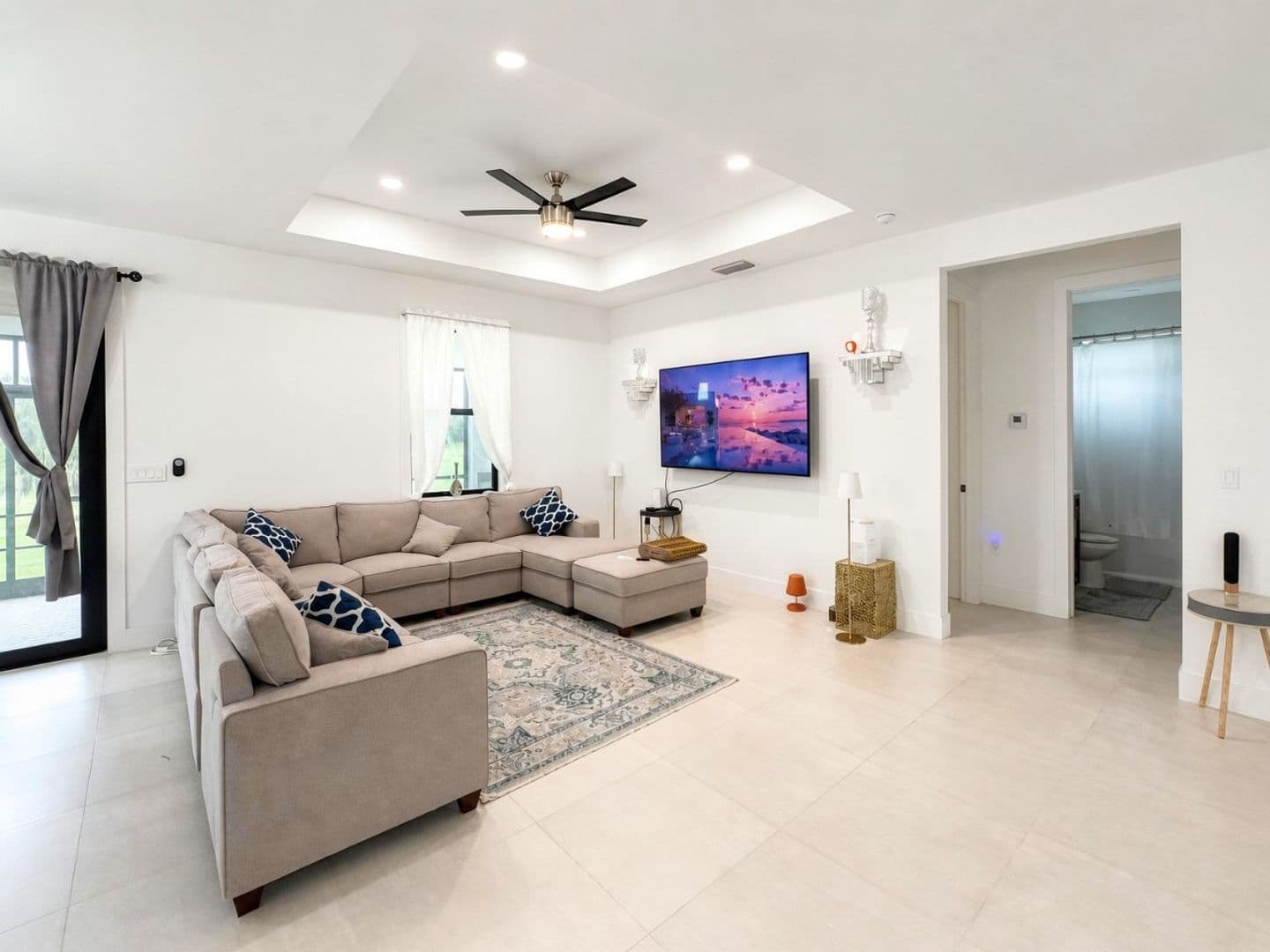Naples House: 4022 24th Ave NE