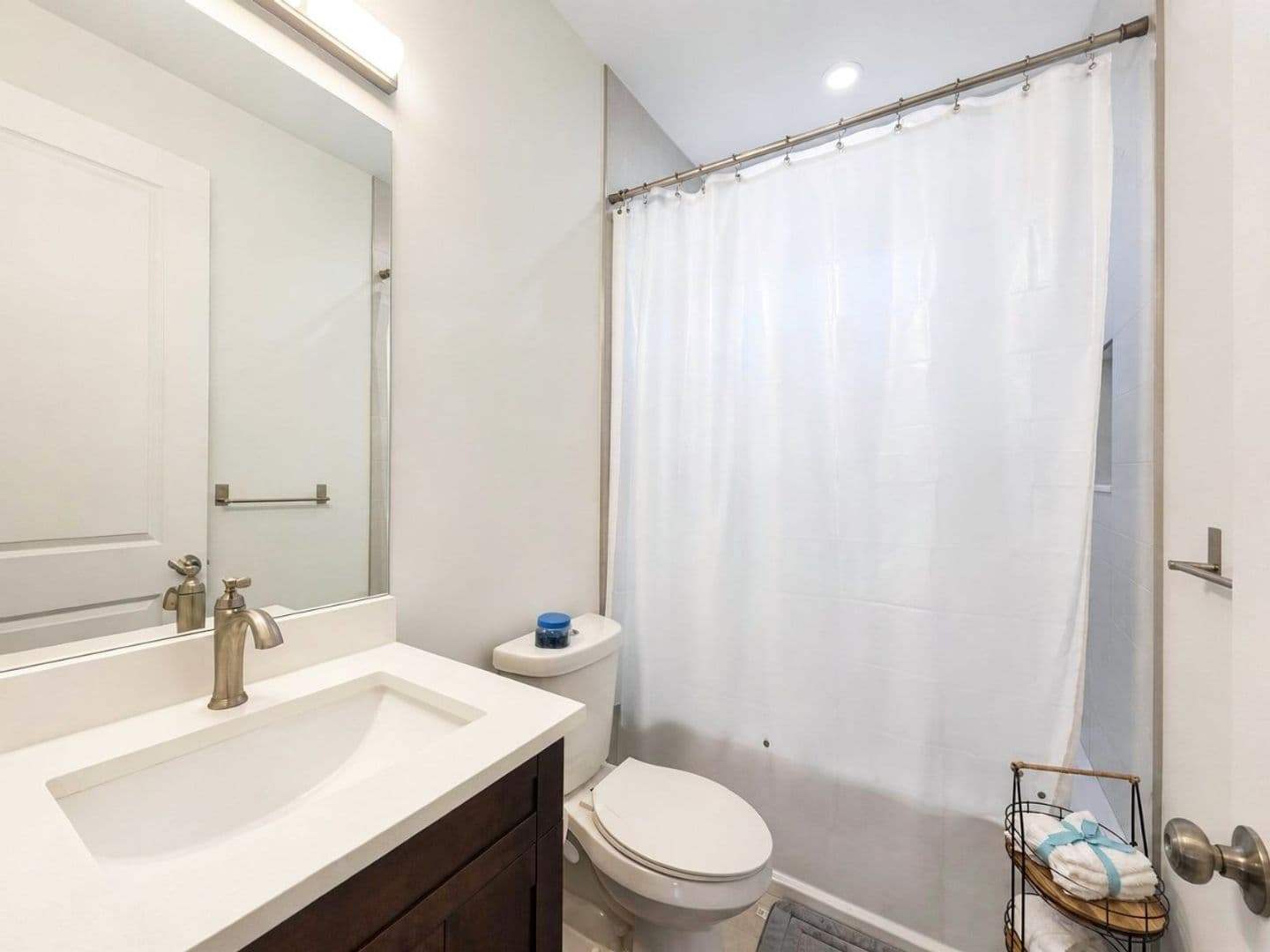 Naples House: 4022 24th Ave NE