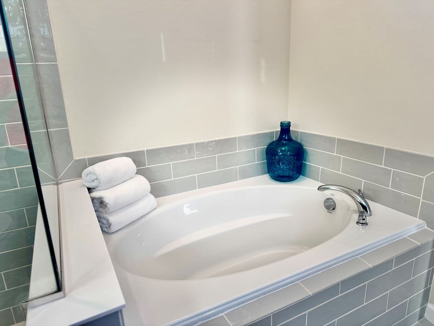 Alva House: 16099 Mistflower Drive