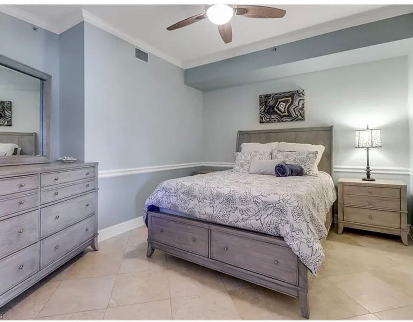Naples Condo: 4650 Yacht Harbor Drive