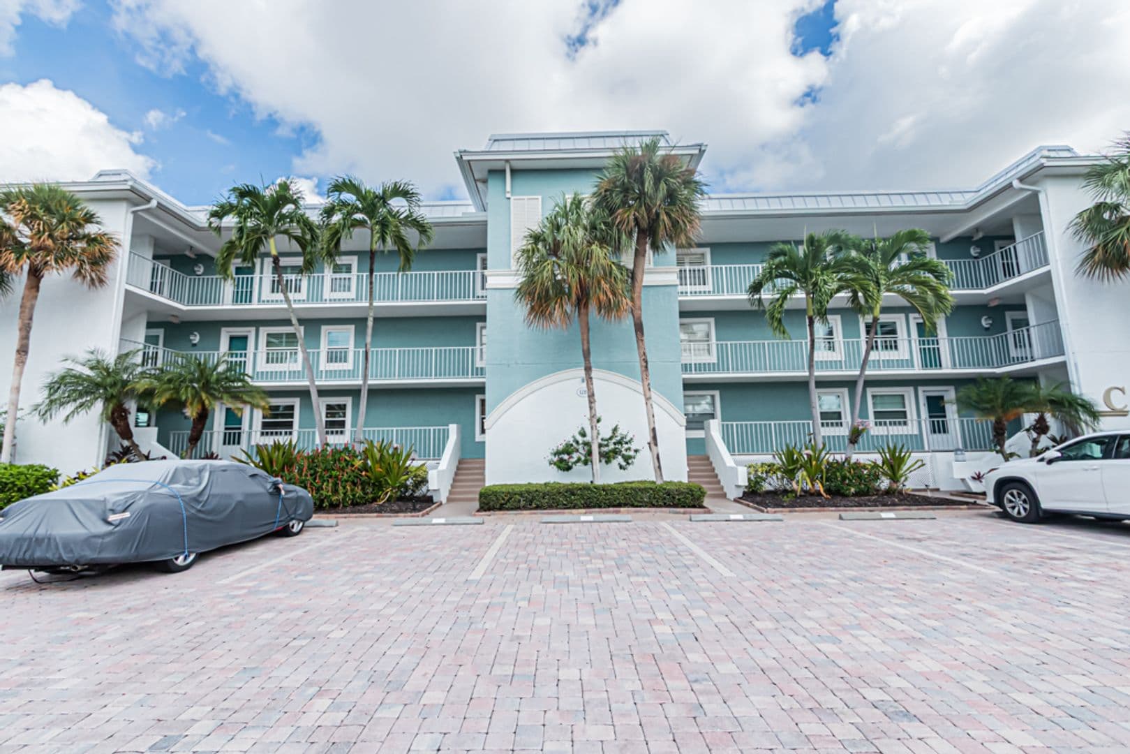 Naples House: 1280 Blue Point Ave