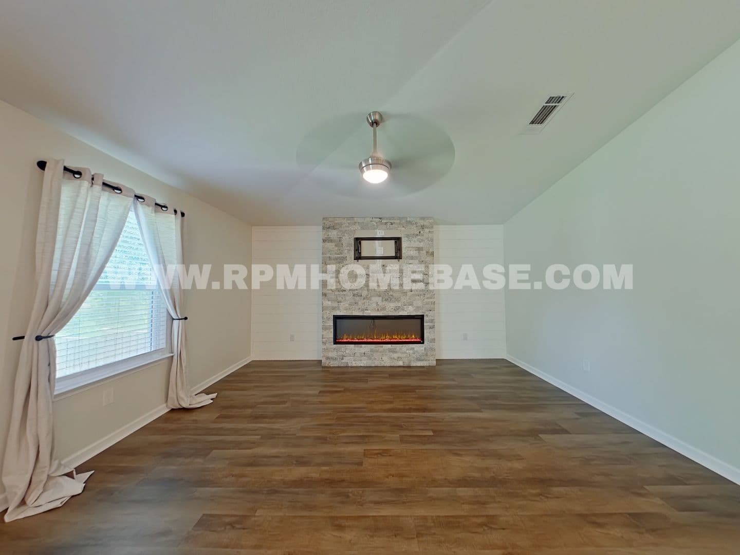 Freeport House: 406 Marquis Way