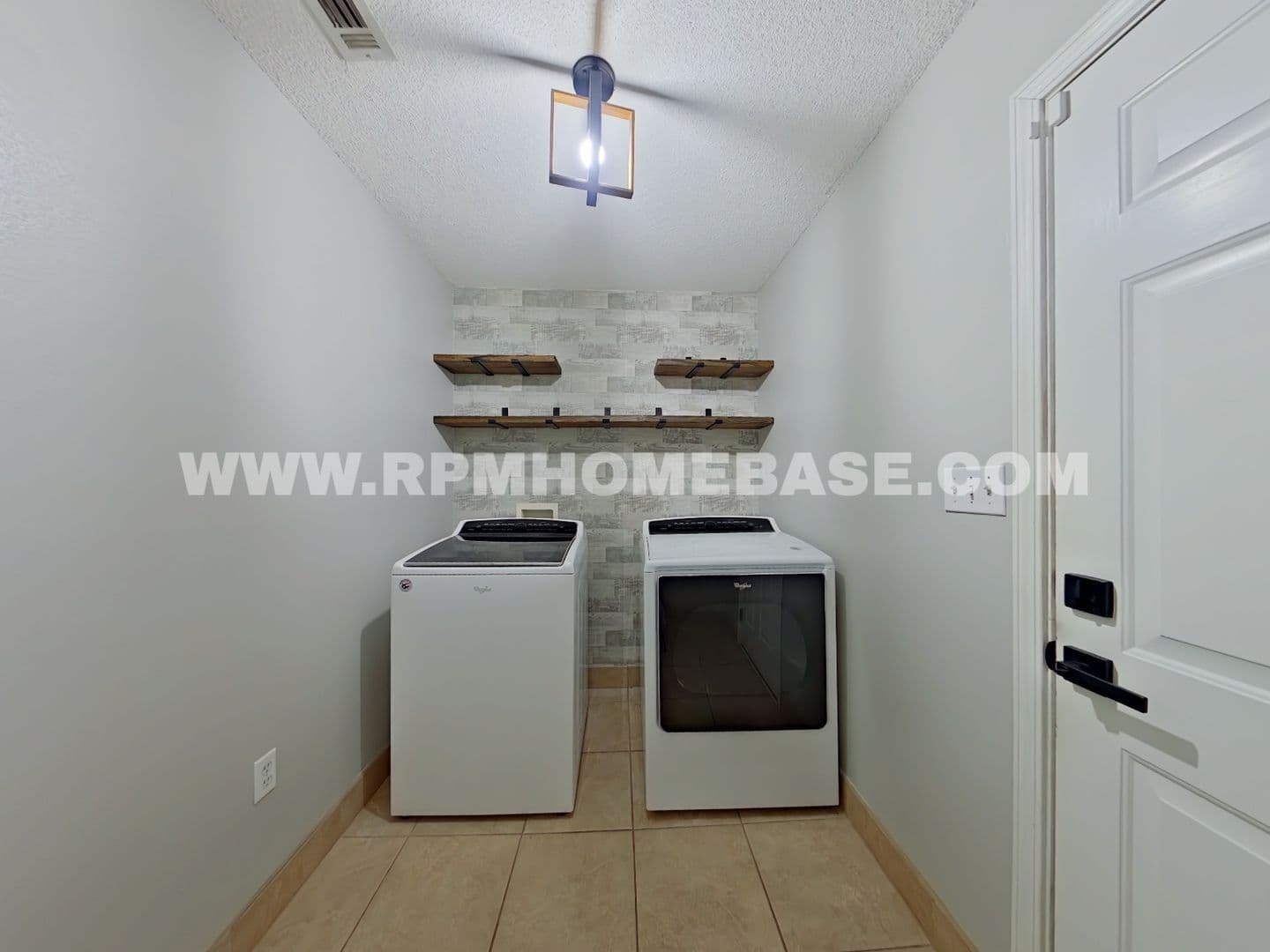 Crestview House: 4688 Cahokia Run