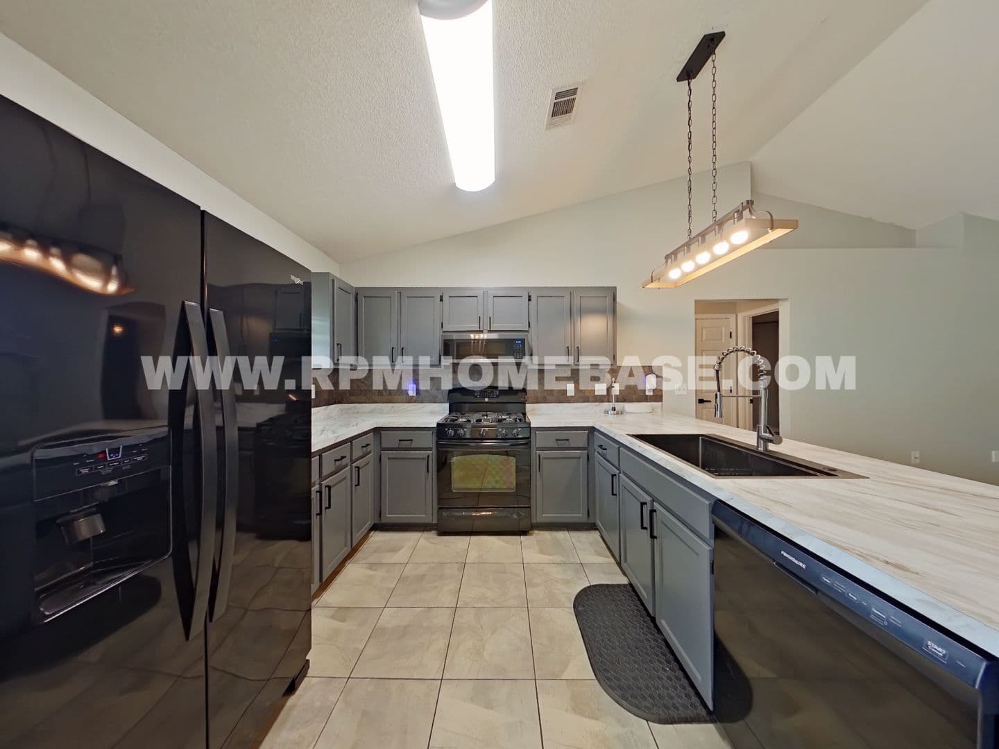 Crestview House: 4688 Cahokia Run