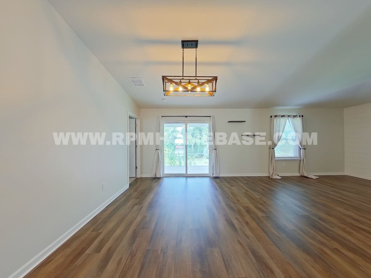 Freeport House: 406 Marquis Way