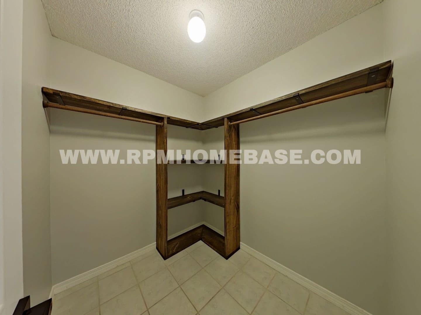 Crestview House: 4688 Cahokia Run