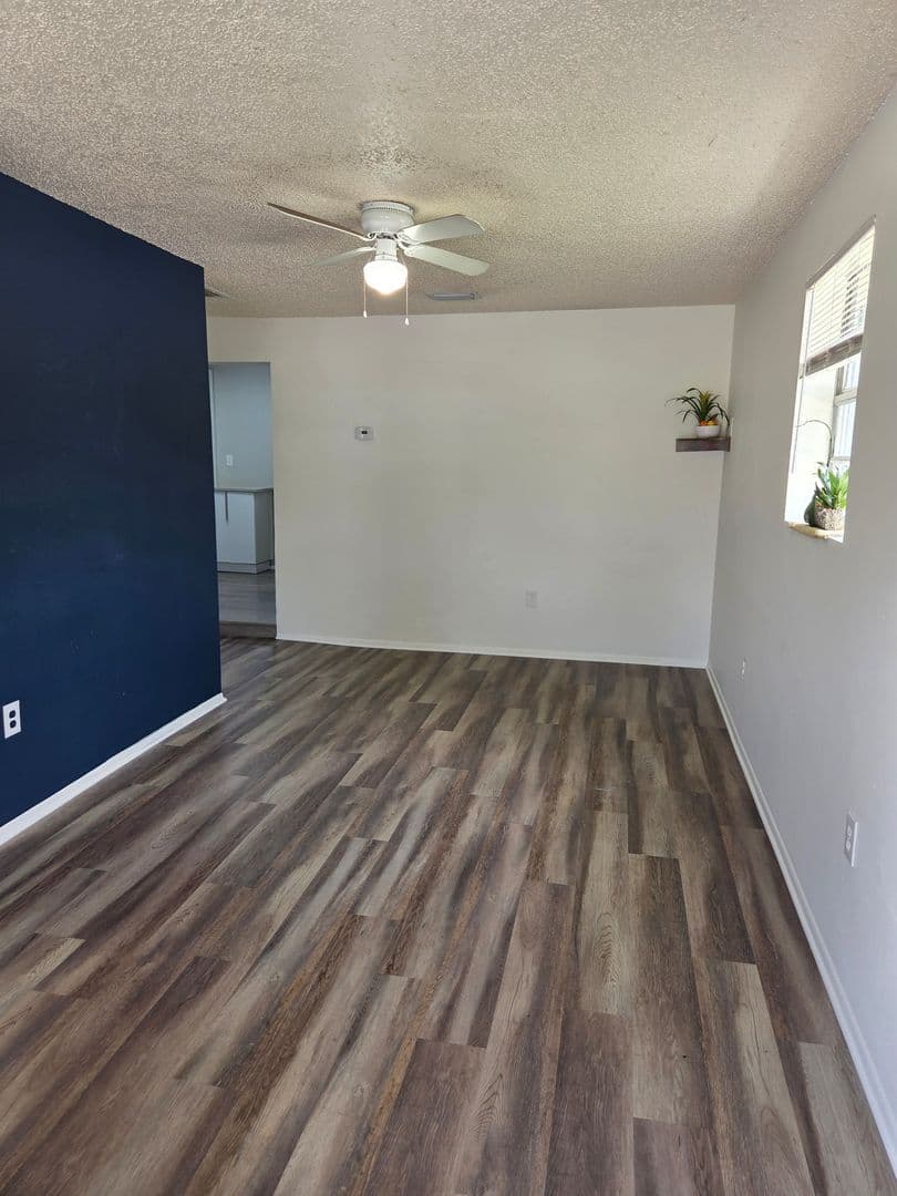 Bradenton House: 2915 36th Ave West
