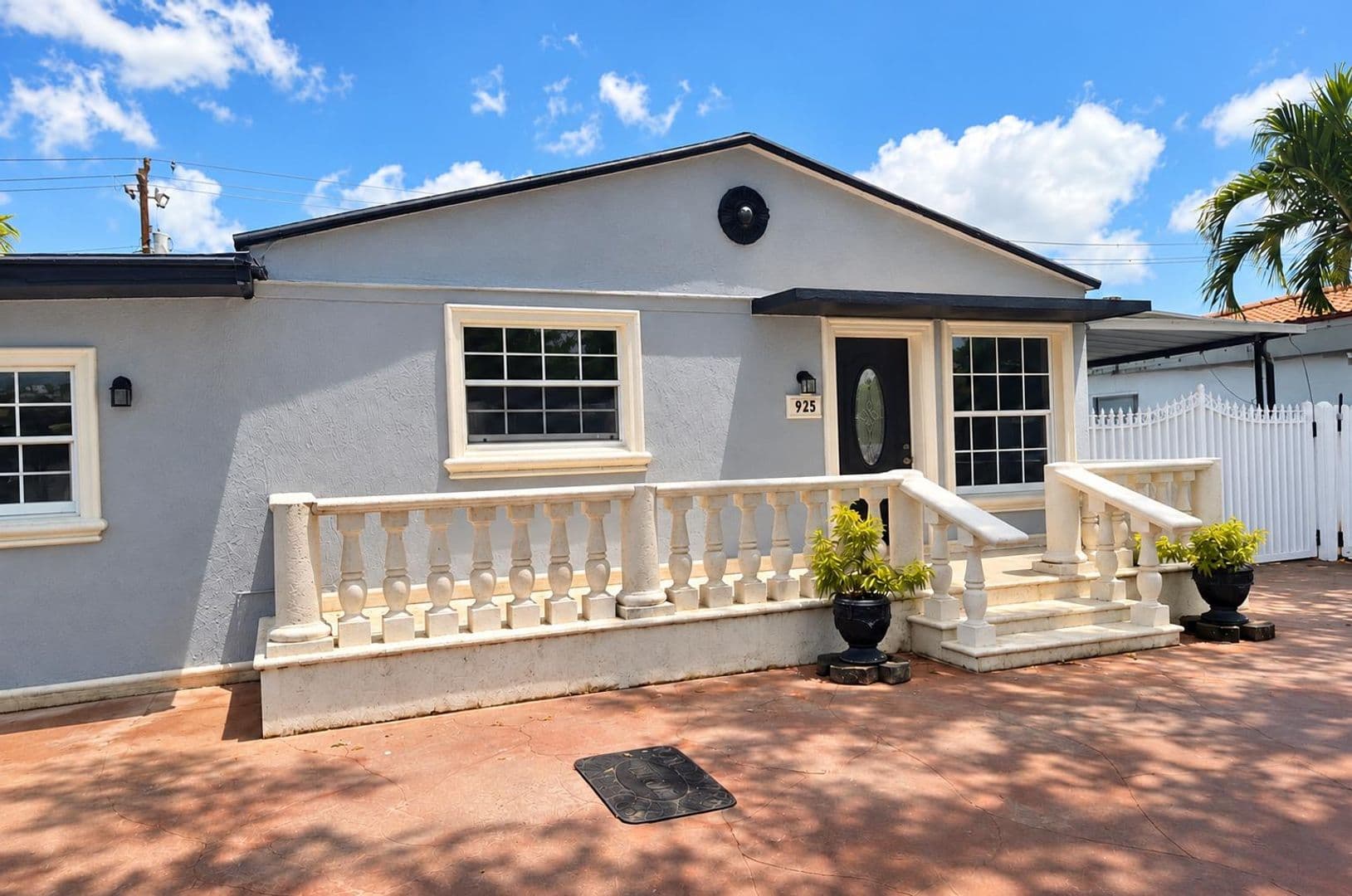 Opa-Locka House: 925 Codadad Street