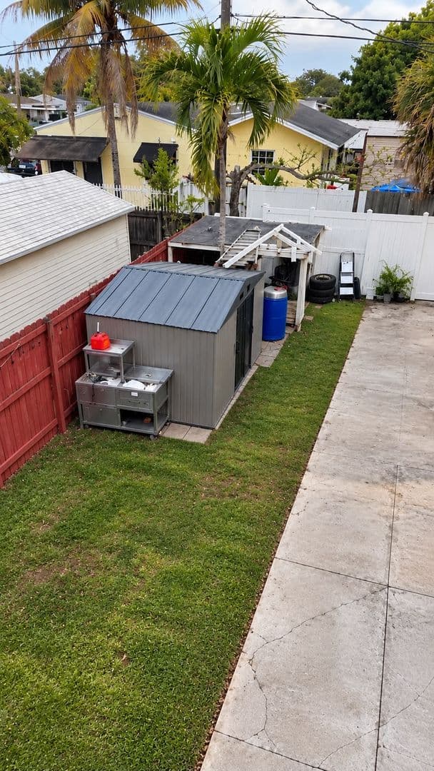 Opa-Locka House: 925 Codadad Street