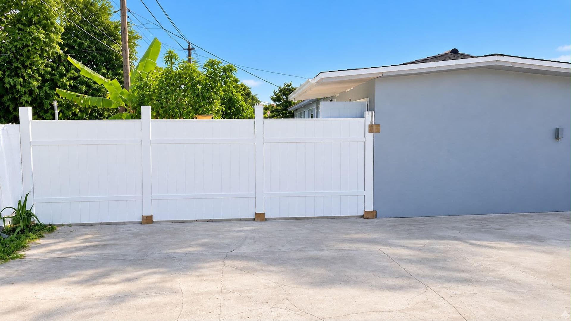 Opa-Locka House: 925 Codadad Street
