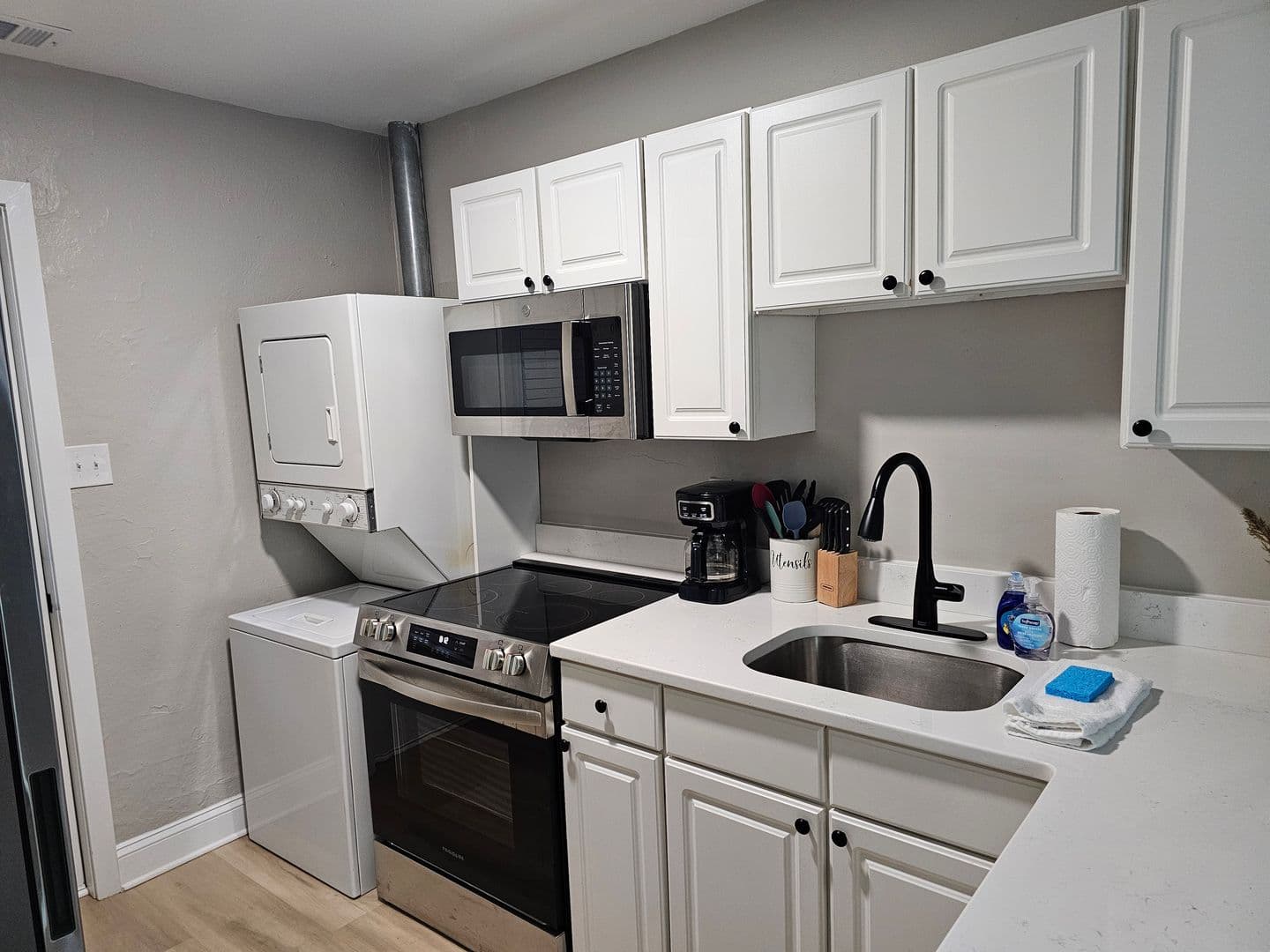 Atlanta Apartment: 153 South Ave #1  SE