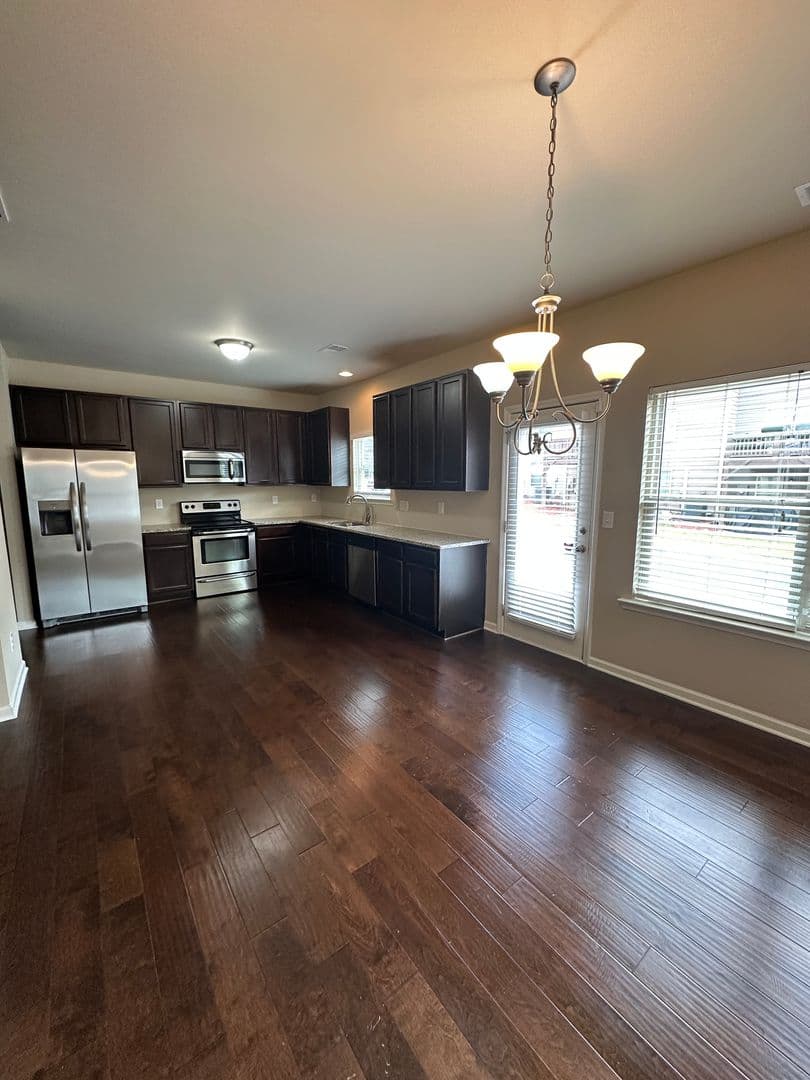 Kennesaw House: 3337 Blue Springs Walk NW