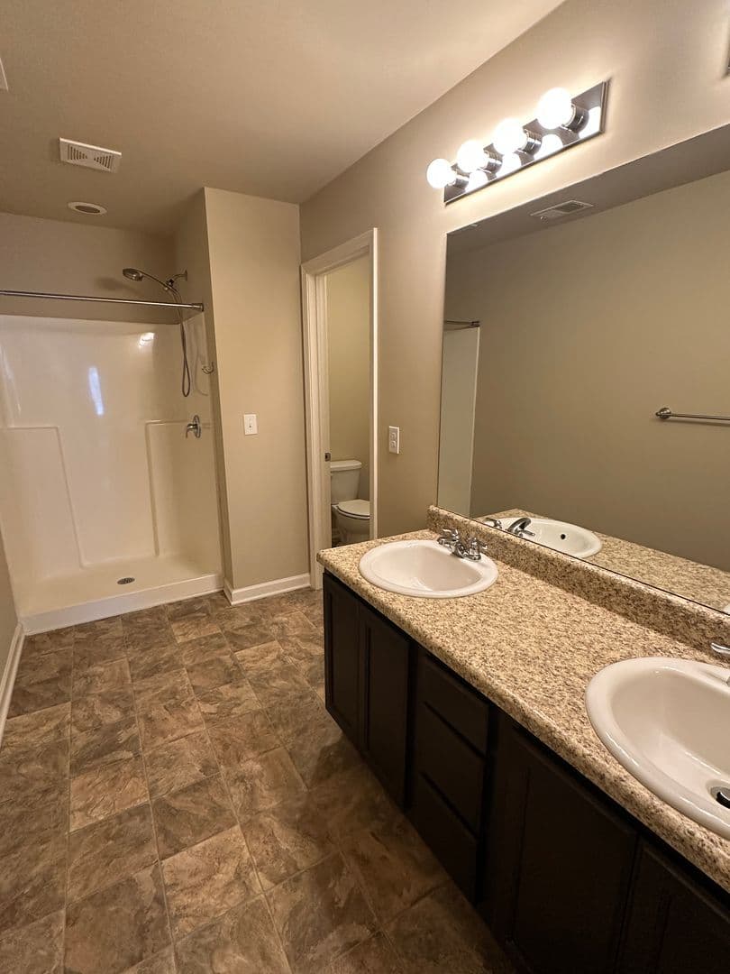 Kennesaw House: 3337 Blue Springs Walk NW