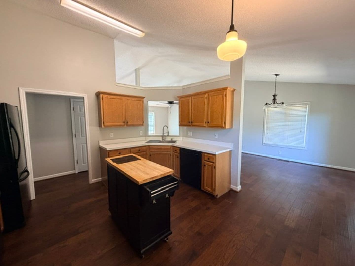 Kennesaw House: 2627 Lone Oak Trail NW