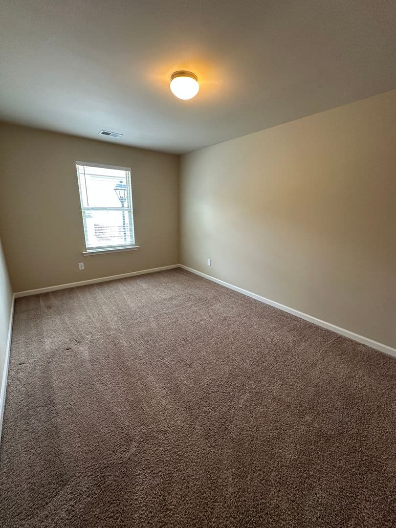 Kennesaw House: 3337 Blue Springs Walk NW