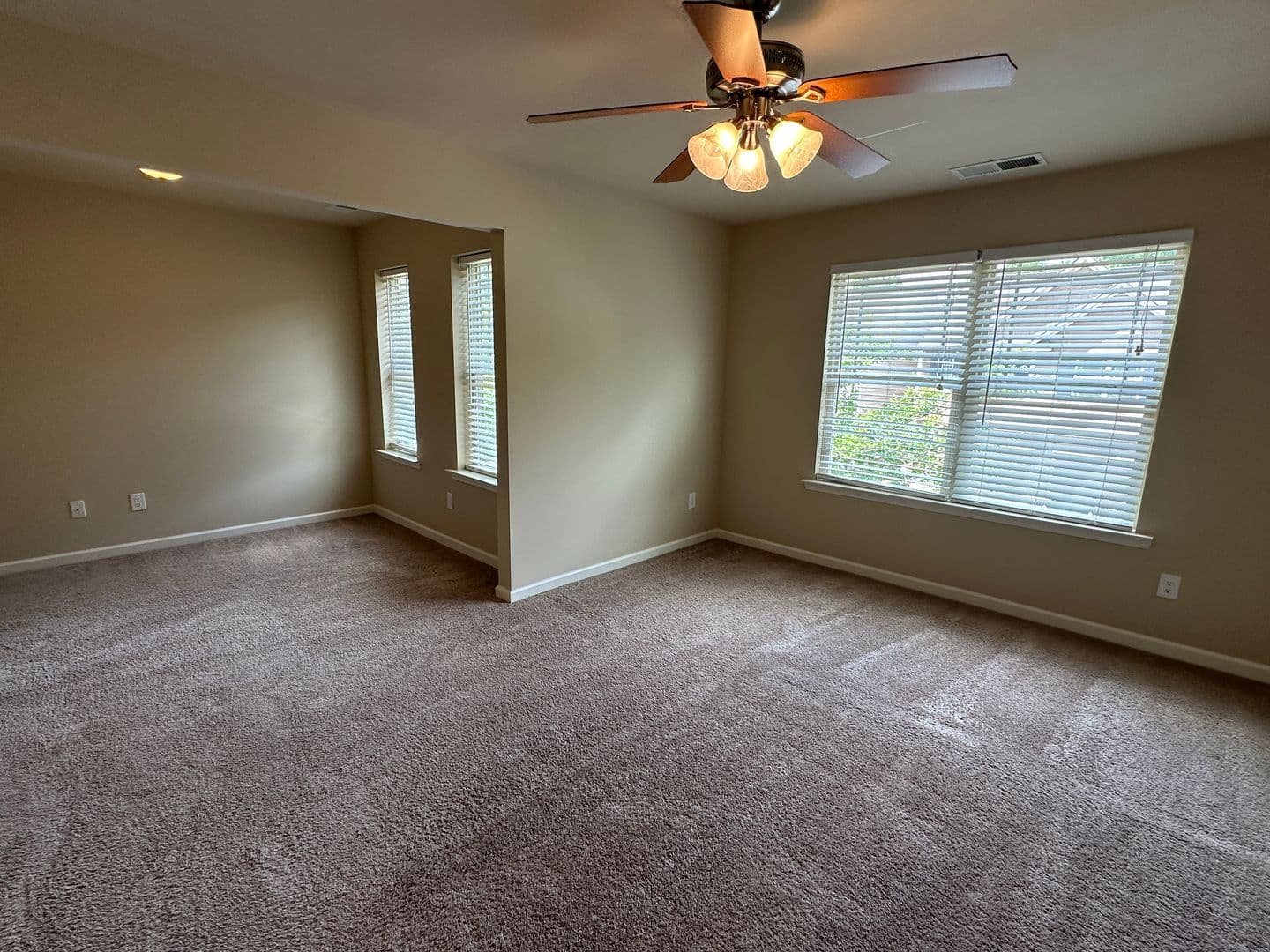 Kennesaw House: 3337 Blue Springs Walk NW